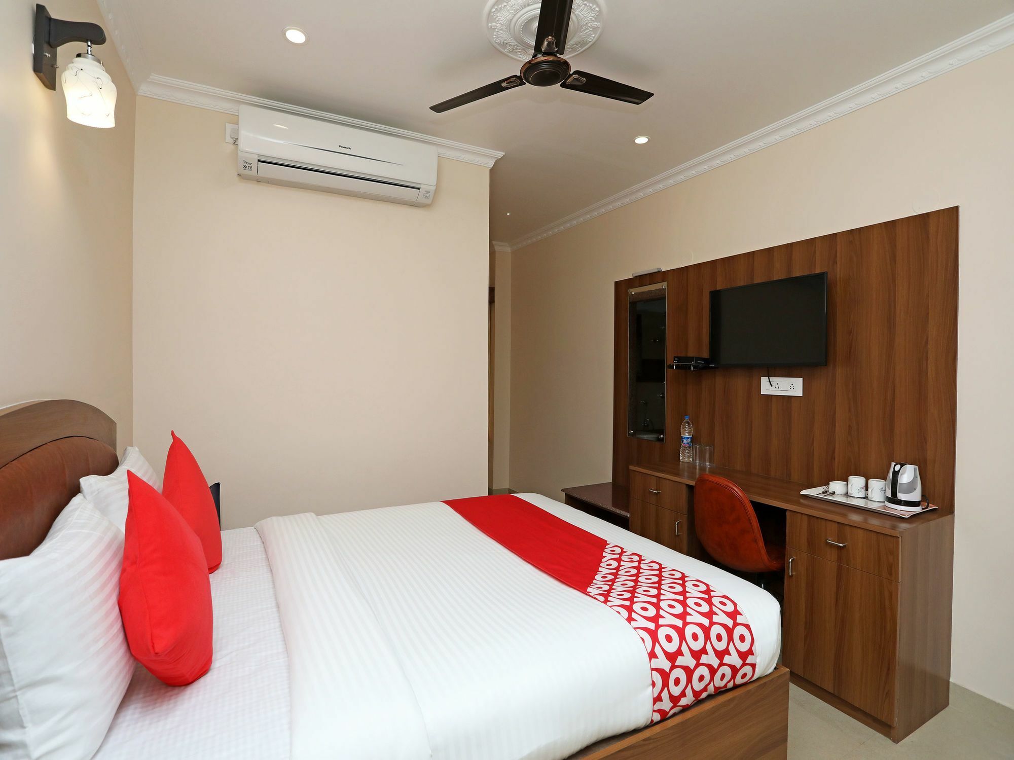 Oyo 13528 Kumud Plaza Hotell Bhubaneswar Eksteriør bilde